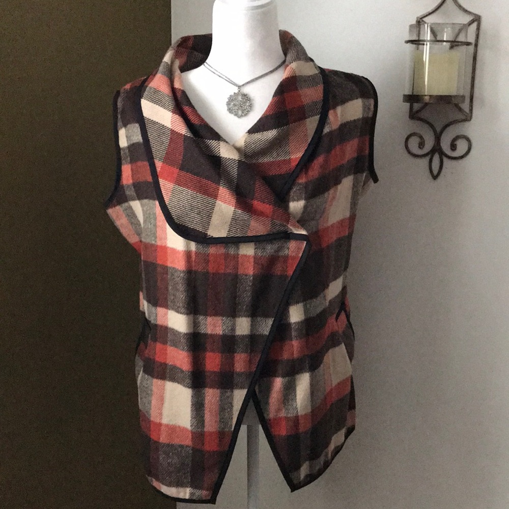 Plaid wrap vest 🍁